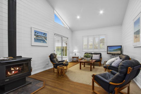3 Macleay St, Narrawallee - Tourism Canberra 2
