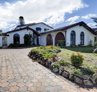 31 Rest Point Absolute Waterfront with Jetty - Tourism Canberra