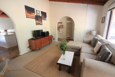 32 Owarra Street - Tourism Canberra 3