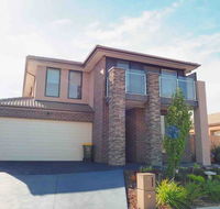 4 Bed 2 And A Half Bath Luxury Villa in Point Cook - Tourism Canberra