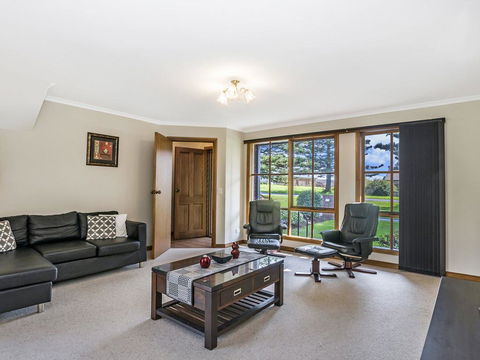 45 On REGENT - Tourism Canberra 3