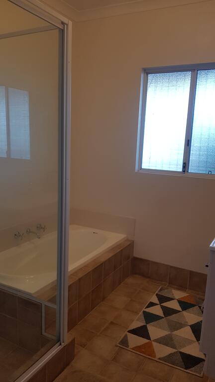 A Better Life Animal Sanctuary FarmStay - Private Two-Bedrooms, Lounge Room & Bathroom & Toilet, Shared Kitchen - Tourism Canberra 2