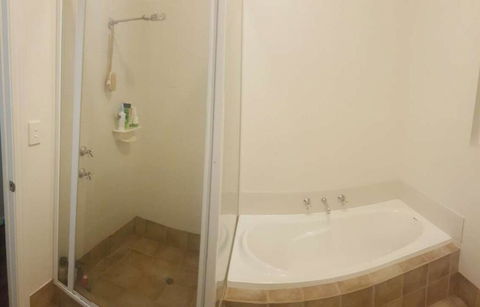A Better Life Animal Sanctuary FarmStay - Private Two-Bedrooms, Lounge Room & Bathroom & Toilet, Shared Kitchen - Tourism Canberra 1