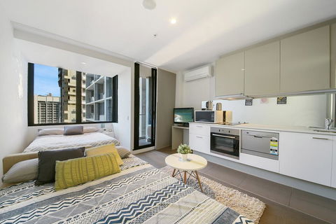 A Charming Studio With Stunning City Views - Tourism Canberra 2