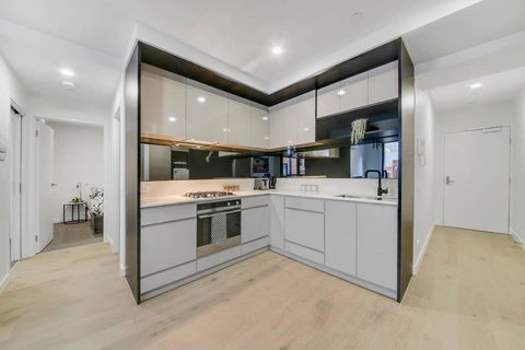 A Modern 2BR Apt, 5-min Walk To Melbourne Central - Tourism Canberra 2