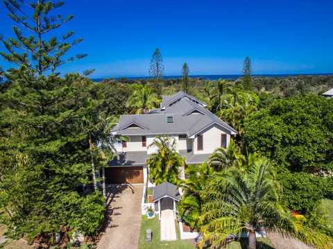 A PERFECT STAY - Beachcomber Blue - Tourism Canberra 1
