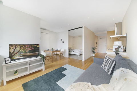 A Spacious & Modern Home Next To Southern Cross - Tourism Canberra 2