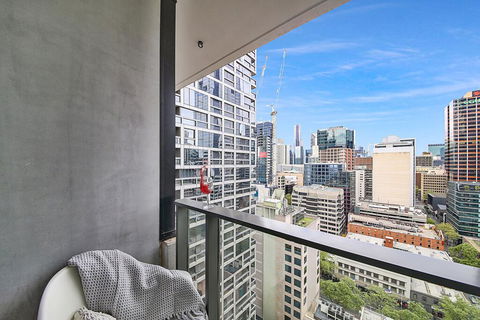 A Spacious & Modern Home Next To Southern Cross - Tourism Canberra 3
