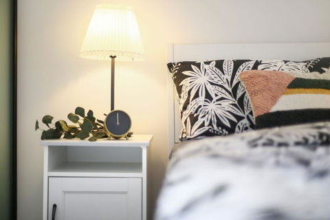 A Spacious & Modern Home Next To Southern Cross - Tourism Canberra 0