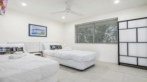 A Stylish Apartment With Noosa Views! - Unit 6 Yaringa 29 Noosa Drive - Tourism Canberra 2