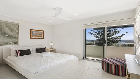 A Stylish Apartment With Noosa Views! - Unit 6 Yaringa 29 Noosa Drive - Tourism Canberra 1