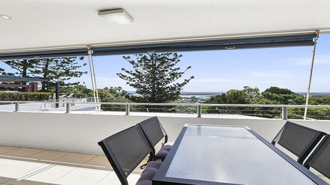 A Stylish Apartment With Noosa Views! - Unit 6 Yaringa 29 Noosa Drive - Tourism Canberra 0