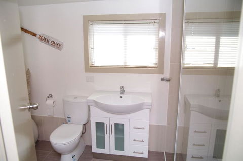 AAA Views, 2 View Street - Tourism Canberra 3