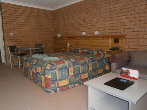 Aaron Inn Motel - Tourism Canberra 3