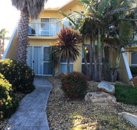 Abel Tasman on Esplanade - Tourism Canberra