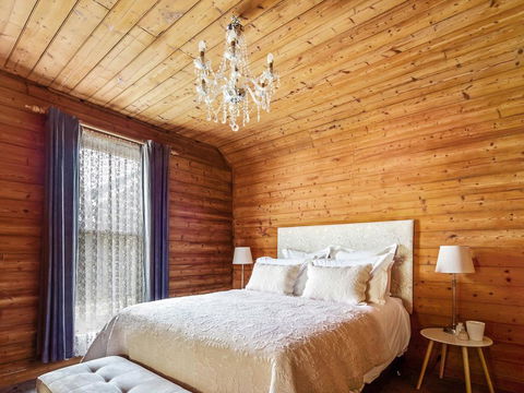 Abrahams On Bank - Tourism Canberra 3