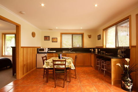 Abs By The Bay - Tourism Canberra 2