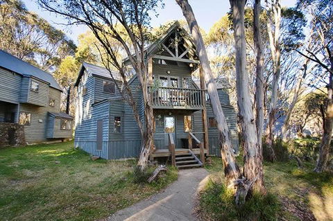 Absinthe - Tourism Canberra 0