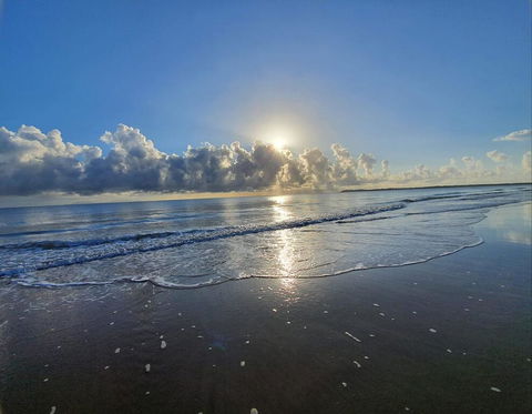 ABSOLUTE BEACH FRONT MACKAY - Comfort Resort Blue Pacific - Tourism Canberra 0