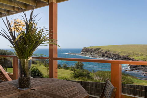 Absolute Oceanfront Cottage - Tourism Canberra 0