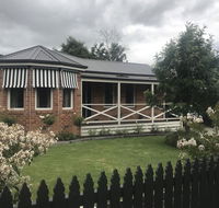 Acacia House - Central Healesville - Yarra Valley - Tourism Canberra