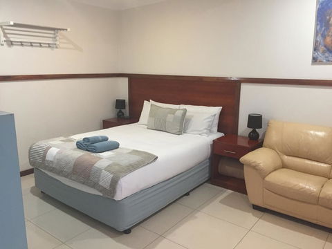 Across Country Motel And Serviced Apartments - Tourism Canberra 1