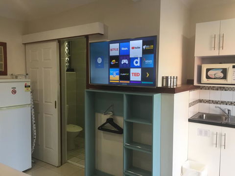 Across Country Motel And Serviced Apartments - Tourism Canberra 2