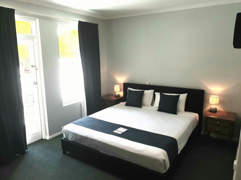 Adelaide Pulteney Motel - Tourism Canberra 1