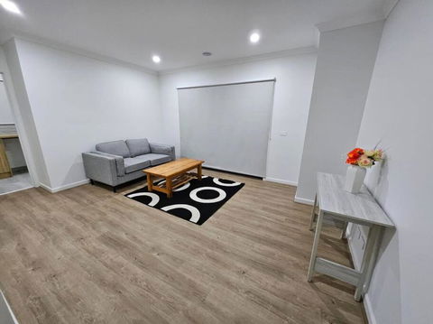 E 4 Room Retreat Family Friendly - Tourism Canberra 3