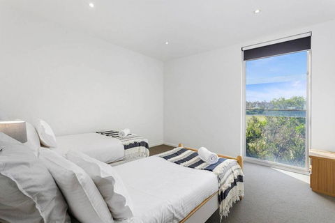 DREW Golfers Delight Close To St Andrews Beach - Tourism Canberra 3