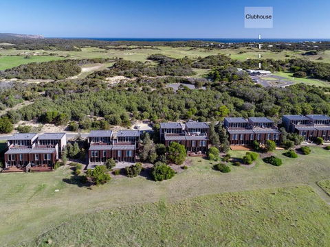 DREW Golfers Delight Close To St Andrews Beach - Tourism Canberra 2