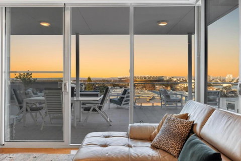 EAST34/60 - Urban Sanctuary - Tourism Canberra 1