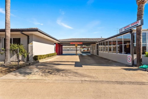 Econo Lodge Moree Spa Motor Inn - Tourism Canberra 1