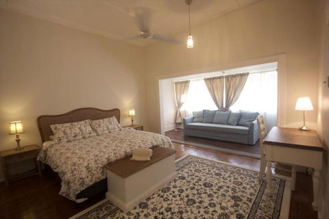 Divers Villa - Tourism Canberra 4