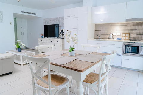 DRIFT PALM COVE- Private 2 Bed -Apartment 2204 - Tourism Canberra 1