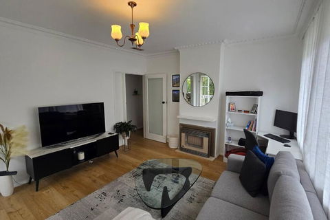 Elsternwick Easy Living - 2 Bedroom Sleeping 4 - Tourism Canberra 0