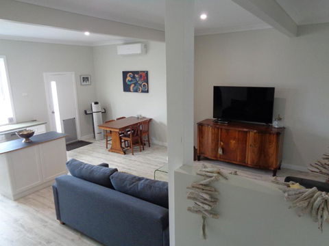 Erwins Lagoon Retreat - Tourism Canberra 1