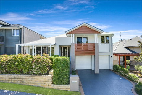 Entire Home In Park Central - Family-Friendly Getaway - Walk To Parks, Shops And Transport In Macarthur - Tourism Canberra 0