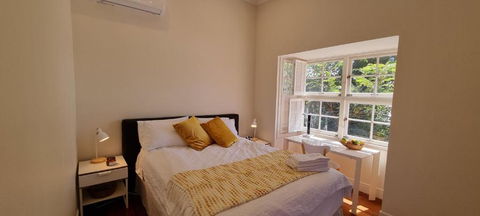 Fab 4brm Home With Pool A 15 Min Walk To Beach - Tourism Canberra 1