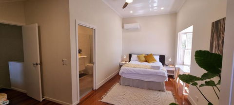 Fab 4brm Home With Pool A 15 Min Walk To Beach - Tourism Canberra 2