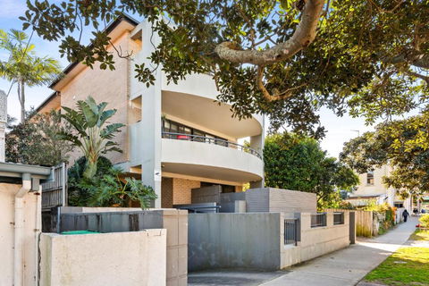 Fab Bondi 2-Bed With Courtyard & Alfresco Dining - Tourism Canberra 4