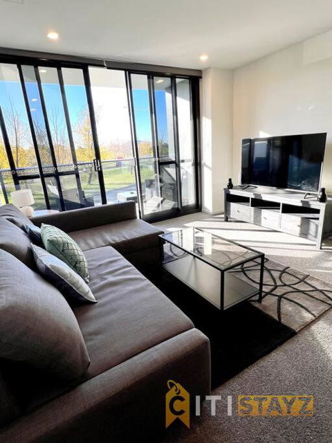 Fab In Phillip - 2bd 2bth Apt - Close To CBR Hospital - Tourism Canberra 4