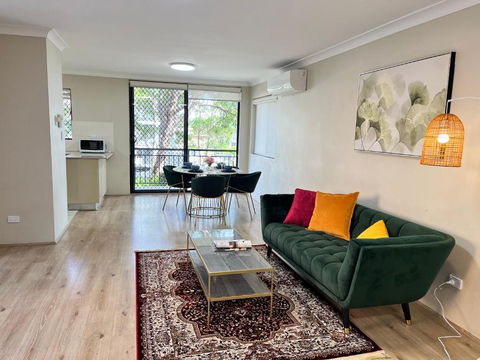 Fabulous 2 Bedroom Apartment, Secured Free Parking - Tourism Canberra 1