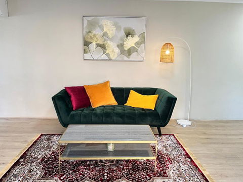 Fabulous 2 Bedroom Apartment, Secured Free Parking - Tourism Canberra 2