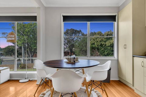 Fantastic 3BR Near North Shore Beach - Tourism Canberra 2