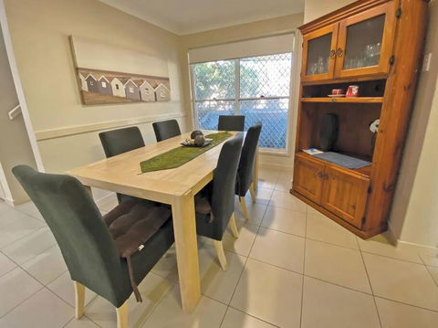 FLIP FLOP INN - Tourism Canberra 4