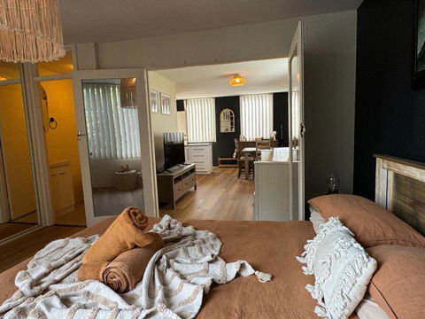 FORR64 - Cosy East Perth Retreat - Tourism Canberra 3
