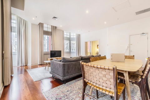 Fabulous Collins Street Luxury 2 BR Apartment - Tourism Canberra 1
