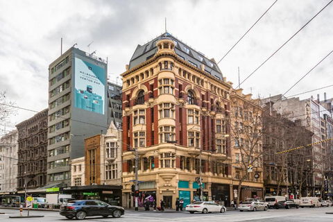 Fabulous Collins Street Luxury 2 BR Apartment - Tourism Canberra 0
