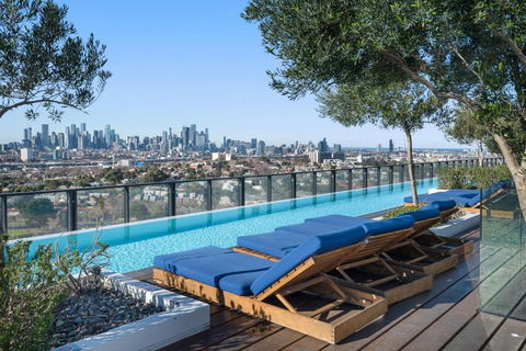 FLEMINGTON - Melbourne City Views - Tourism Canberra 0